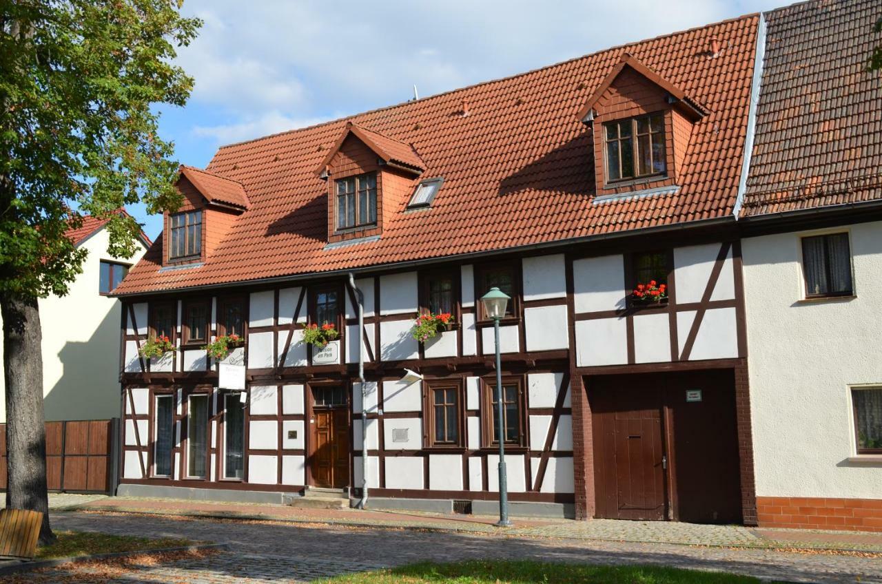 Pension Am Park Wörlitz Exterior foto